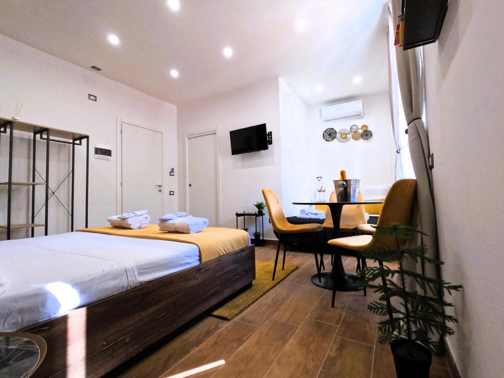 Blackwoody Contemporary Rooms - Napoli Centro Storico Exteriér fotografie