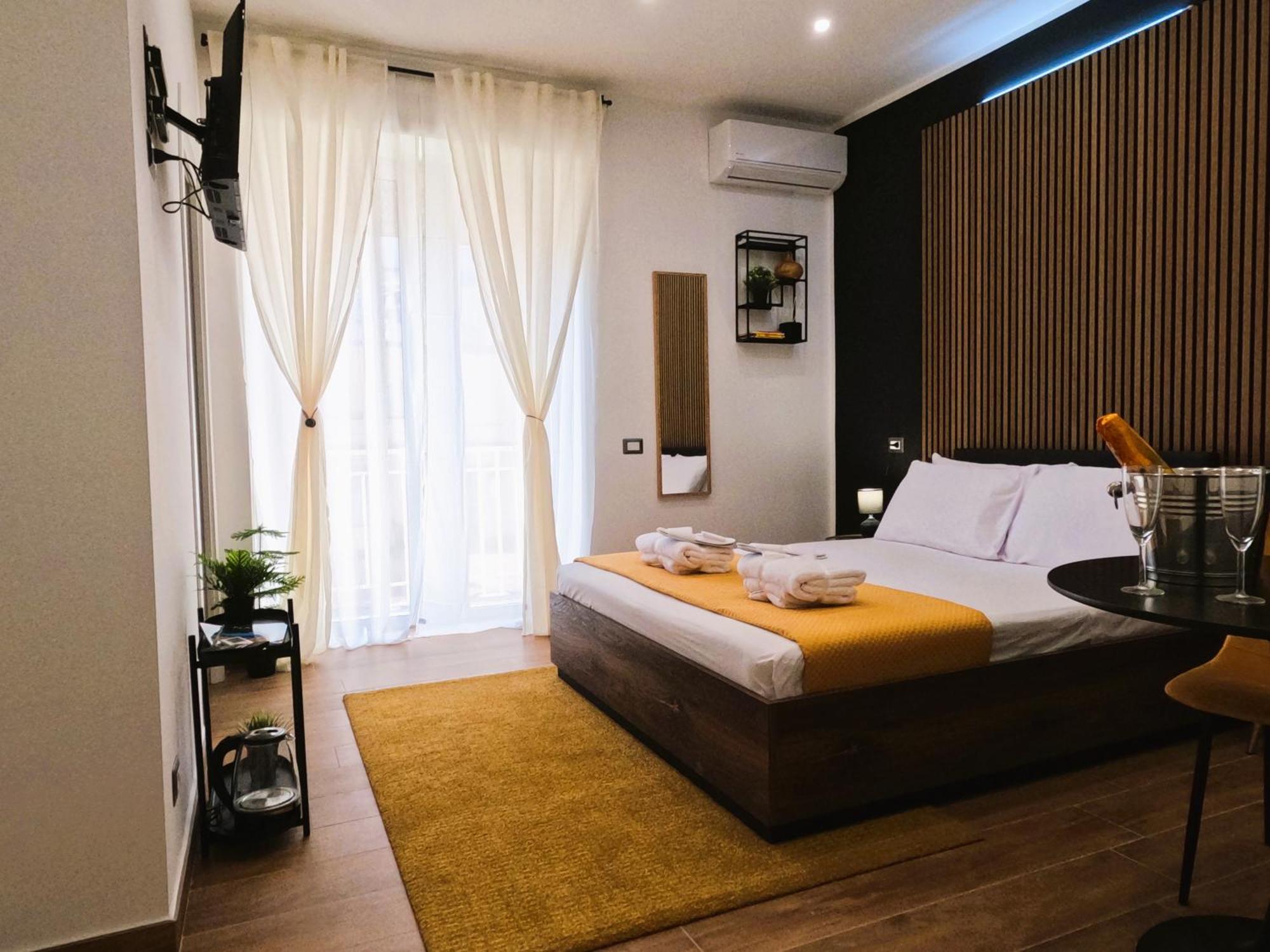 Blackwoody Contemporary Rooms - Napoli Centro Storico Exteriér fotografie