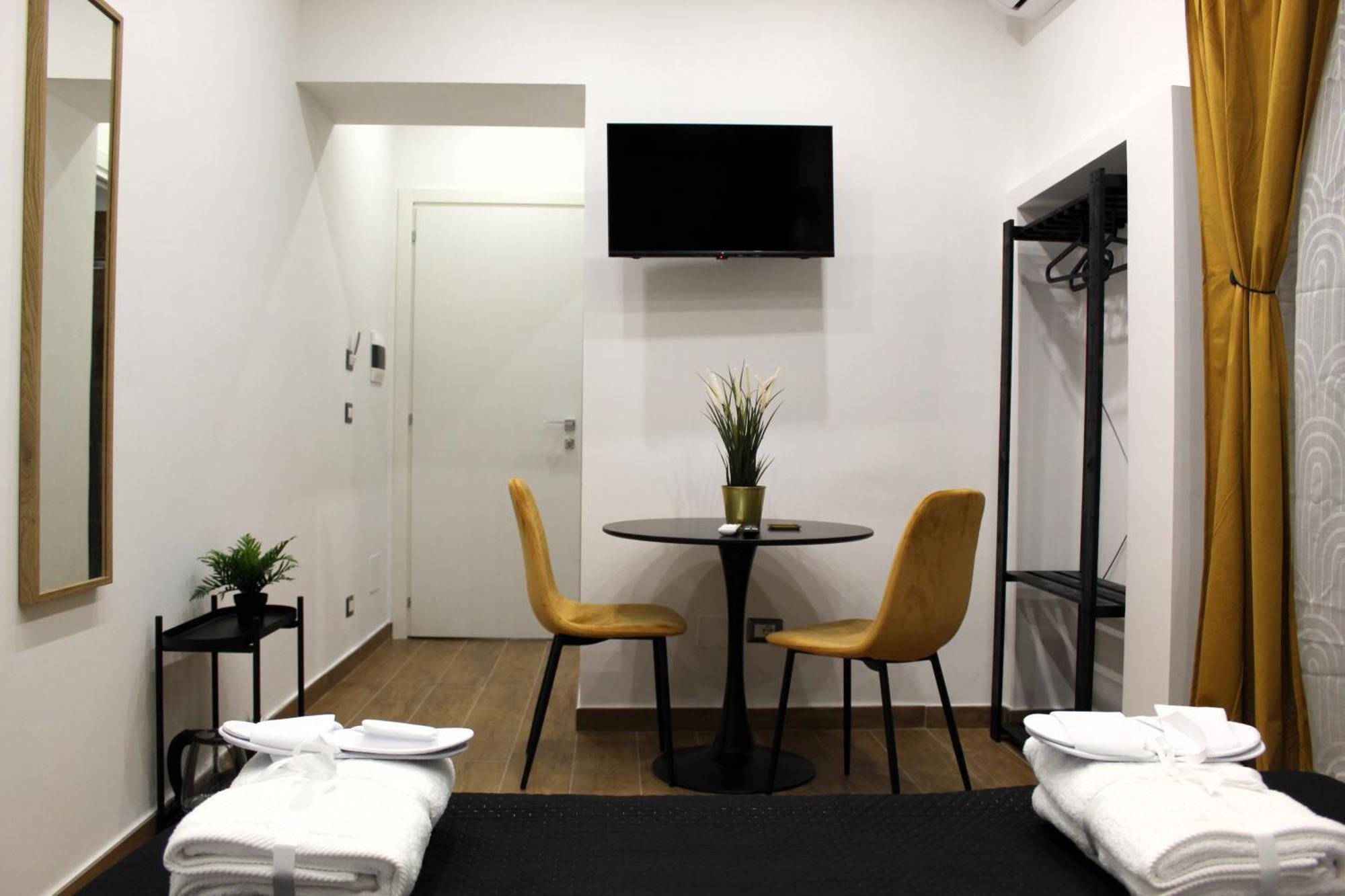 Blackwoody Contemporary Rooms - Napoli Centro Storico Exteriér fotografie