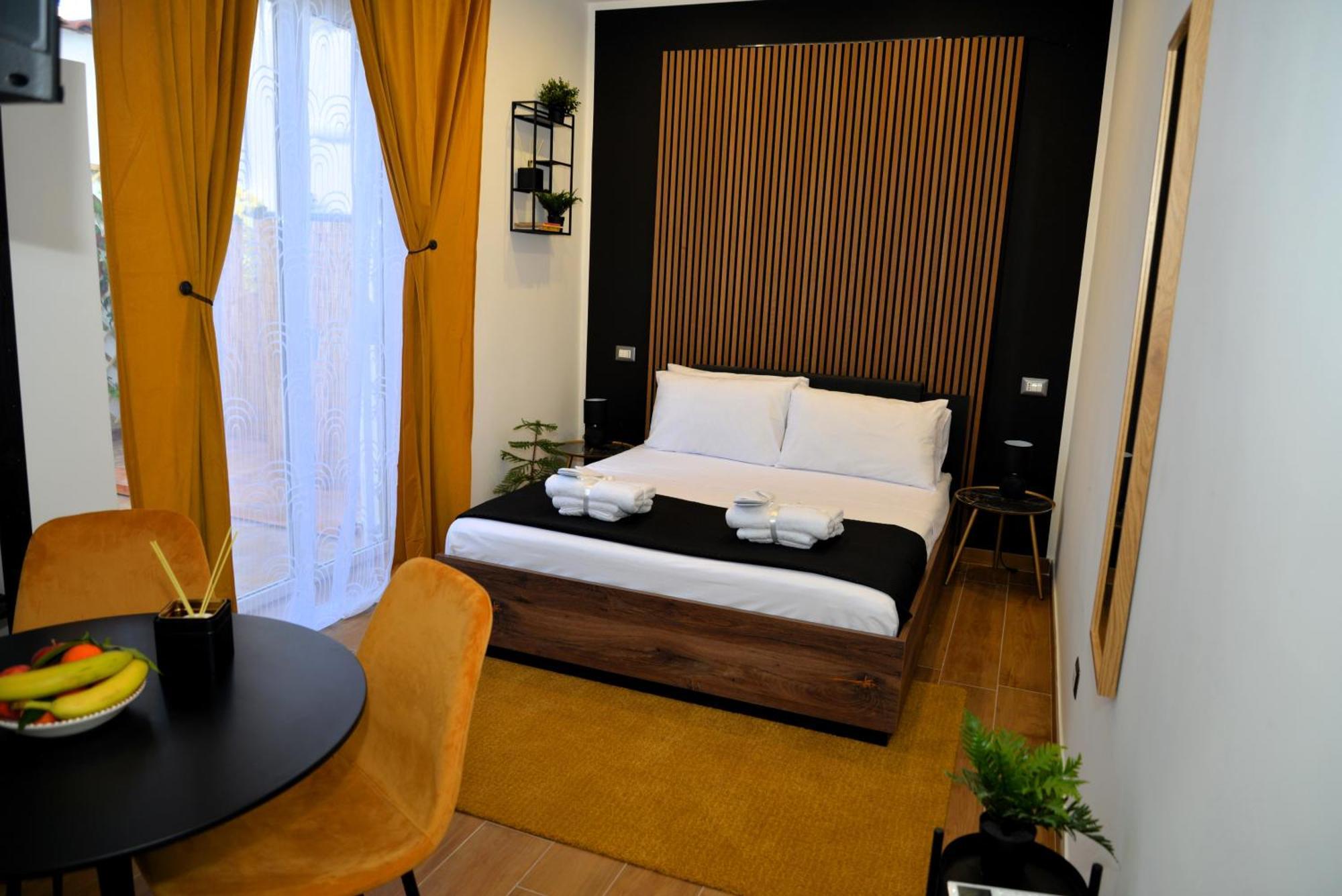 Blackwoody Contemporary Rooms - Napoli Centro Storico Exteriér fotografie