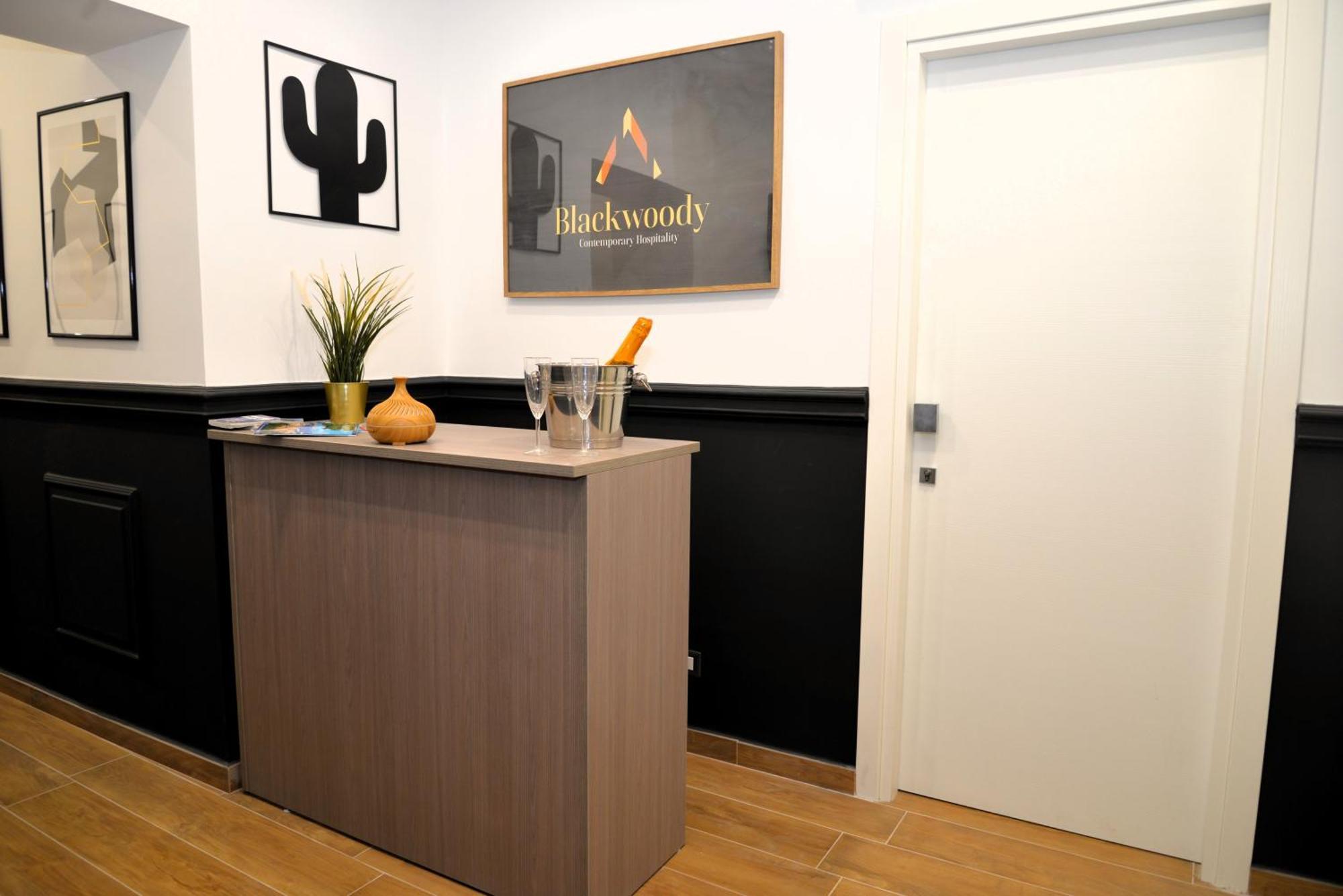 Blackwoody Contemporary Rooms - Napoli Centro Storico Exteriér fotografie
